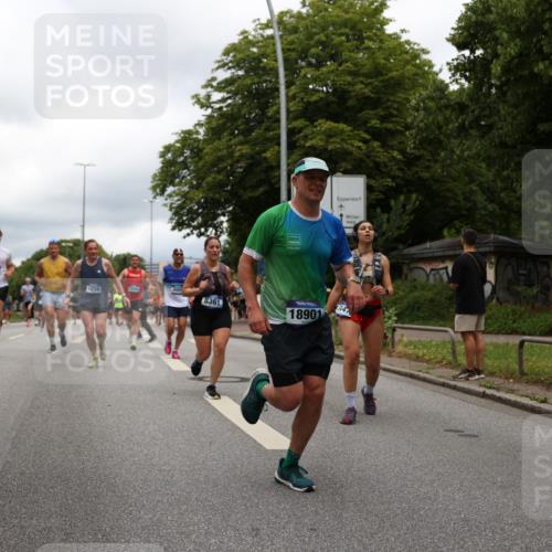 29.06.2025 - hella hamburg halbmarathon Yannick Fuchs http://msf.ph/oto/8238769 29.06.2025 10:47:15 20KM 1061, 1258, 1499, 1706, 1783, 2074, 2082, 2099, 2208, 2346, 2910, 3059, 3208, 3209, 3334, 3999, 4065, 4419, 4635, 4770, 5077, 5907, 6198, 6628, 6877, 7177, 7509, 7864, 8273, 8361, 8390, 8651, 9065, 9142, 9163, 9537, 10549, 10724, 10895, 11217, 11588, 11589, 11604, 11689, 11992, 12155, 12413, 12490, 12875, 12910, 13289, 14323, 15061, 15126, 15179, 15430, 15497, 15681, 15980, 16467, 16538, 16986, 18134, 18249, 18590, 18720, 18901, 19208, 19244 meine-sportfotos.de