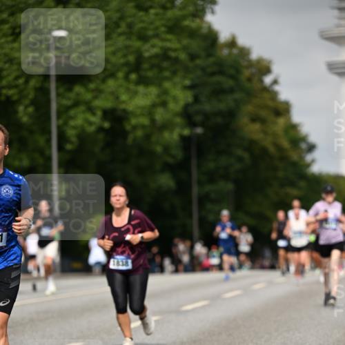 29.06.2025 - hella hamburg halbmarathon Dr. Thomas Lammeyer http://msf.ph/oto/8238795 29.06.2025 10:13:53 Kennedybrücke 1483, 1573, 1838, 3921, 5511, 7042, 7333, 7636, 7685, 8090, 8219, 8890, 9366, 9434, 9674, 9781, 9816, 10036, 10943, 11027, 11180 meine-sportfotos.de