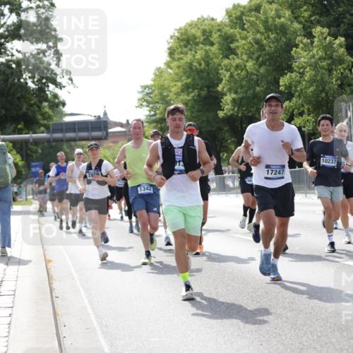 29.06.2025 - hella hamburg halbmarathon Jannik Wohlers http://msf.ph/oto/8238853 29.06.2025 09:53:59 Lombardsbrücke 1171, 1342, 1399, 1549, 2020, 2098, 2188, 2561, 2842, 2889, 3477, 3562, 4017, 4029, 4270, 4816, 5020, 6266, 6630, 6819, 7297, 7709, 8142, 8576, 8698, 8743, 9815, 10057, 10237, 12413, 12549, 12747, 12776, 13123, 13348, 13398, 13707, 13746, 14797, 14804, 15001, 15333, 15422, 15573, 15825, 15981, 16316, 16626, 16627, 17229, 17332, 17461, 17710, 17905, 18380, 18509, 18815, 19038, 19051, 19137 meine-sportfotos.de