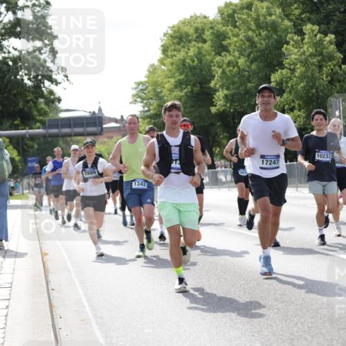 29.06.2025 - hella hamburg halbmarathon Jannik Wohlers http://msf.ph/oto/8238877 29.06.2025 09:53:59 Lombardsbrücke 1171, 1342, 1399, 1549, 2020, 2098, 2188, 2561, 2842, 2889, 3477, 3562, 4017, 4029, 4270, 4816, 5020, 6266, 6630, 6819, 7297, 7709, 8142, 8576, 8698, 8743, 9815, 10057, 10237, 12413, 12549, 12747, 12776, 13123, 13348, 13398, 13707, 13746, 14797, 14804, 15001, 15333, 15422, 15573, 15825, 15981, 16316, 16626, 16627, 17229, 17332, 17461, 17710, 17905, 18380, 18509, 18815, 19038, 19051, 19137 meine-sportfotos.de
