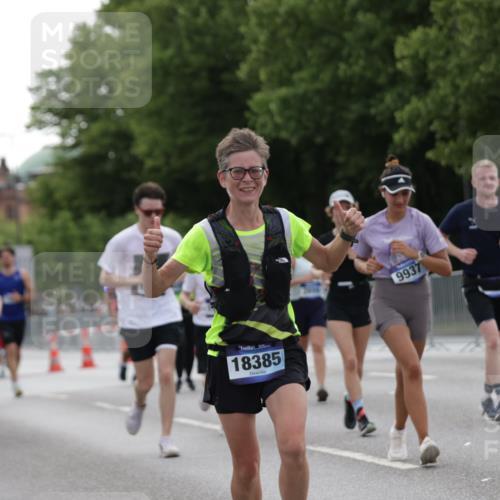 29.06.2025 - hella hamburg halbmarathon Jannik Wohlers http://msf.ph/oto/8238926 29.06.2025 10:29:19 Lombardsbrücke 1063, 1661, 1694, 2302, 2699, 3524, 4395, 4580, 5350, 7517, 7832, 8388, 9095, 9937, 10996, 11249, 11269, 11376, 11444, 11634, 12086, 12216, 12227, 13810, 15266, 16306, 17945, 18385 meine-sportfotos.de