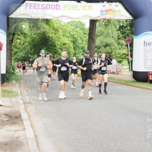 29.06.2025 - hella hamburg halbmarathon MichiJ http://msf.ph/oto/8238942 29.06.2025 10:50:17 Zwischen KM18-KM19 2424, 2685, 4328, 7290, 7453, 7717, 11208, 12315, 14493, 16367, 16478, 16594, 17071, 17441, 18321 meine-sportfotos.de