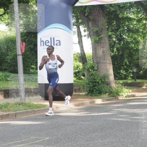 29.06.2025 - hella hamburg halbmarathon KatJ http://msf.ph/oto/8239041 29.06.2025 09:55:27 Zwischen KM18-KM19 9, 16, 23 meine-sportfotos.de