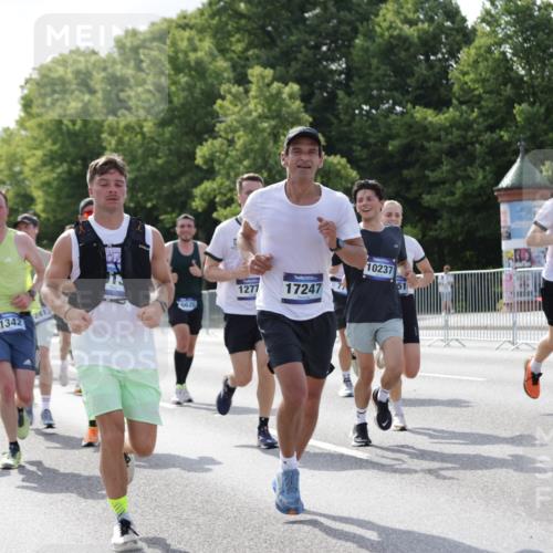 29.06.2025 - hella hamburg halbmarathon Jannik Wohlers http://msf.ph/oto/8239054 29.06.2025 09:54:00 Lombardsbrücke 1171, 1342, 1399, 1549, 2020, 2098, 2188, 2470, 2561, 2842, 2889, 3477, 3562, 4017, 4029, 4270, 4816, 5020, 5706, 6266, 6630, 6819, 7274, 7297, 7709, 8142, 8374, 8576, 8698, 8743, 9815, 10057, 10237, 11422, 12413, 12549, 12747, 12776, 13123, 13348, 13398, 13707, 13746, 14797, 14804, 14911, 15001, 15333, 15422, 15573, 15825, 15981, 16316, 16626, 16627, 17229, 17332, 17461, 17710, 17905, 18380, 18509, 18815, 19038, 19051, 19137 meine-sportfotos.de