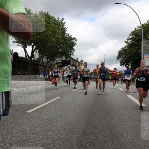 29.06.2025 - hella hamburg halbmarathon Yannick Fuchs http://msf.ph/oto/8239055 29.06.2025 10:47:16 20KM 1061, 1258, 1499, 1706, 1783, 2074, 2082, 2099, 2208, 2346, 2910, 3059, 3208, 3209, 3334, 3999, 4065, 4419, 4635, 4770, 5077, 5907, 6198, 6628, 6877, 7177, 7509, 7864, 8273, 8361, 8390, 8651, 9065, 9142, 9163, 9537, 10549, 10724, 10895, 11217, 11588, 11589, 11604, 11689, 11992, 12155, 12413, 12490, 12875, 12910, 13289, 13997, 14323, 15061, 15126, 15179, 15430, 15497, 15681, 16467, 16538, 16986, 18134, 18249, 18590, 18720, 18901, 19208, 19244 meine-sportfotos.de