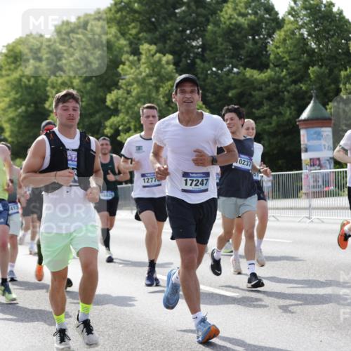 29.06.2025 - hella hamburg halbmarathon Jannik Wohlers http://msf.ph/oto/8239136 29.06.2025 09:54:00 Lombardsbrücke 1171, 1342, 1399, 1549, 2020, 2098, 2188, 2470, 2561, 2842, 2889, 3477, 3562, 4017, 4029, 4270, 4816, 5020, 5706, 6266, 6630, 6819, 7274, 7297, 7709, 8142, 8374, 8576, 8698, 8743, 9815, 10057, 10237, 11422, 12413, 12549, 12747, 12776, 13123, 13348, 13398, 13707, 13746, 14797, 14804, 14911, 15001, 15333, 15422, 15573, 15825, 15981, 16316, 16626, 16627, 17229, 17332, 17461, 17710, 17905, 18380, 18509, 18815, 19038, 19051, 19137 meine-sportfotos.de