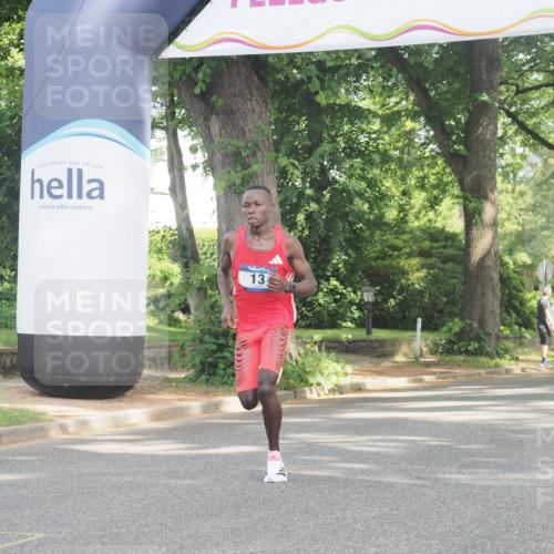 29.06.2025 - hella hamburg halbmarathon KatJ http://msf.ph/oto/8239152 29.06.2025 09:55:46 Zwischen KM18-KM19 13 meine-sportfotos.de