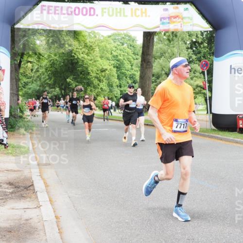 29.06.2025 - hella hamburg halbmarathon MichiJ http://msf.ph/oto/8239153 29.06.2025 10:50:21 Zwischen KM18-KM19 2424, 3919, 7290, 7453, 7717, 12008, 14493, 15532, 15698, 16594, 17441, 18321 meine-sportfotos.de
