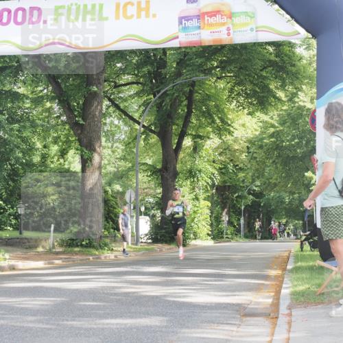 29.06.2025 - hella hamburg halbmarathon KatJ http://msf.ph/oto/8239161 29.06.2025 09:56:06 Zwischen KM18-KM19  meine-sportfotos.de