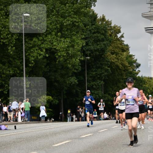 29.06.2025 - hella hamburg halbmarathon Dr. Thomas Lammeyer http://msf.ph/oto/8239190 29.06.2025 10:13:55 Kennedybrücke 1483, 1513, 1573, 1838, 3921, 5511, 7042, 7333, 7636, 7685, 8090, 8219, 8890, 9366, 9434, 9674, 9681, 9781, 9816, 10036, 10943, 11027, 11180 meine-sportfotos.de