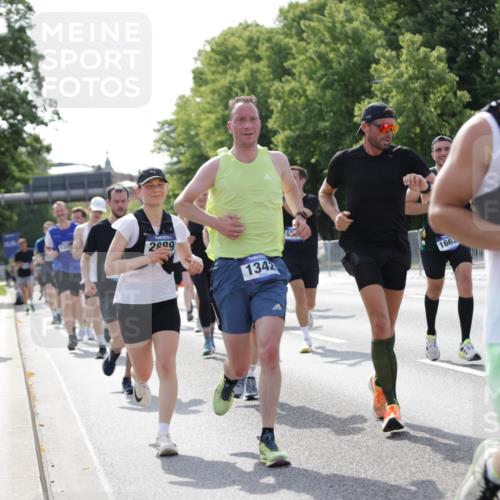 29.06.2025 - hella hamburg halbmarathon Jannik Wohlers http://msf.ph/oto/8239192 29.06.2025 09:54:01 Lombardsbrücke 1171, 1342, 1399, 1549, 2020, 2098, 2188, 2442, 2470, 2561, 2842, 2889, 3477, 3562, 4017, 4029, 4816, 5020, 5706, 6266, 6630, 6819, 7274, 7297, 7709, 8142, 8374, 8576, 8698, 9815, 10057, 10237, 11422, 12413, 12549, 12747, 12776, 13123, 13348, 13398, 13630, 13707, 13746, 14797, 14804, 14911, 15001, 15422, 15573, 15825, 15981, 16316, 16626, 17229, 17332, 17461, 17710, 17753, 17905, 18380, 18509, 18942, 19038, 19051, 19137 meine-sportfotos.de