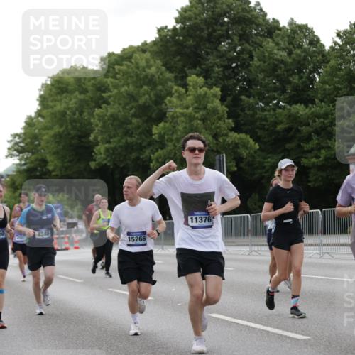 29.06.2025 - hella hamburg halbmarathon Jannik Wohlers http://msf.ph/oto/8239214 29.06.2025 10:29:23 Lombardsbrücke 1063, 1694, 2302, 2699, 3524, 4395, 4580, 5350, 7832, 8388, 8941, 9095, 9937, 11269, 11376, 11444, 11634, 12216, 12227, 12305, 13031, 13810, 15266, 16306, 17529, 17945, 18385 meine-sportfotos.de