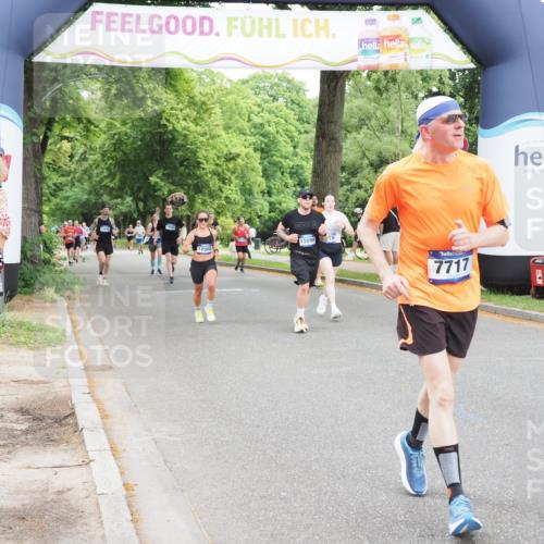 29.06.2025 - hella hamburg halbmarathon MichiJ http://msf.ph/oto/8239215 29.06.2025 10:50:21 Zwischen KM18-KM19 2424, 3919, 7290, 7453, 7717, 12008, 14493, 15532, 15698, 16594, 17441, 18321 meine-sportfotos.de