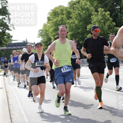 29.06.2025 - hella hamburg halbmarathon Jannik Wohlers http://msf.ph/oto/8239234 29.06.2025 09:54:01 Lombardsbrücke 1171, 1342, 1399, 1549, 2020, 2098, 2188, 2442, 2470, 2561, 2842, 2889, 3477, 3562, 4017, 4029, 4816, 5020, 5706, 6266, 6630, 6819, 7274, 7297, 7709, 8142, 8374, 8576, 8698, 9815, 10057, 10237, 11422, 12413, 12549, 12747, 12776, 13123, 13348, 13398, 13630, 13707, 13746, 14797, 14804, 14911, 15001, 15422, 15573, 15825, 15981, 16316, 16626, 17229, 17332, 17461, 17710, 17753, 17905, 18380, 18509, 18942, 19038, 19051, 19137 meine-sportfotos.de