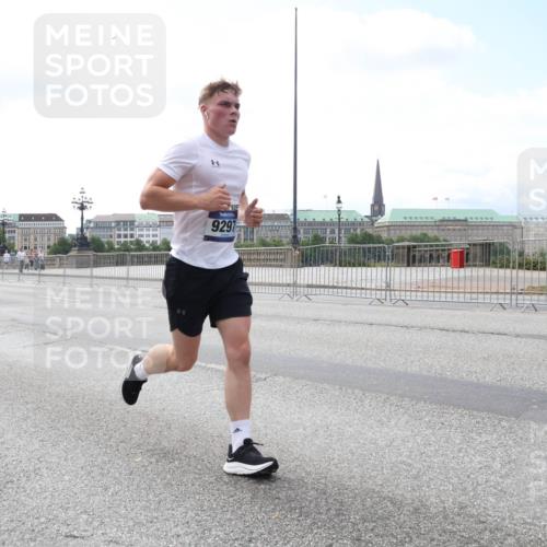 29.06.2025 - hella hamburg halbmarathon Lena Gebhardt http://msf.ph/oto/8239248 29.06.2025 10:09:39 Lombardsbrücke 1052, 1456, 1483, 1513, 1823, 2978, 4592, 4859, 5806, 5885, 6674, 7058, 7187, 8090, 8685, 9150, 9297, 9306, 9781, 9988, 10194, 12156, 12255, 12509, 12862, 13210, 13660, 13739, 15697, 16191, 16455, 16688, 16918, 17630, 17899, 18076, 18440, 18707, 18726, 18727, 19166, 19242 meine-sportfotos.de