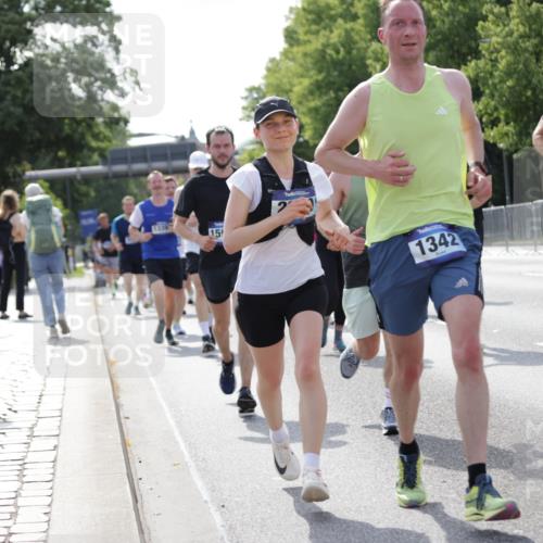 29.06.2025 - hella hamburg halbmarathon Jannik Wohlers http://msf.ph/oto/8239297 29.06.2025 09:54:02 Lombardsbrücke 1171, 1342, 1399, 1549, 2020, 2098, 2188, 2442, 2470, 2561, 2842, 2889, 3477, 3562, 4017, 4029, 4816, 5020, 5706, 6266, 6630, 6819, 7087, 7274, 7297, 7709, 8142, 8374, 8576, 8698, 9815, 10057, 10237, 11422, 12413, 12549, 12747, 12776, 13008, 13123, 13348, 13398, 13630, 13707, 13746, 14797, 14804, 14911, 15001, 15422, 15573, 15825, 15981, 16316, 16626, 17229, 17461, 17710, 17753, 17905, 18380, 18509, 18942, 19007, 19038, 19051, 19137 meine-sportfotos.de