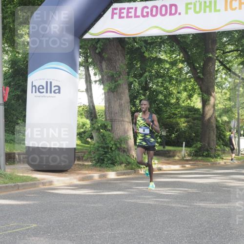 29.06.2025 - hella hamburg halbmarathon KatJ http://msf.ph/oto/8239314 29.06.2025 09:56:18 Zwischen KM18-KM19 8 meine-sportfotos.de