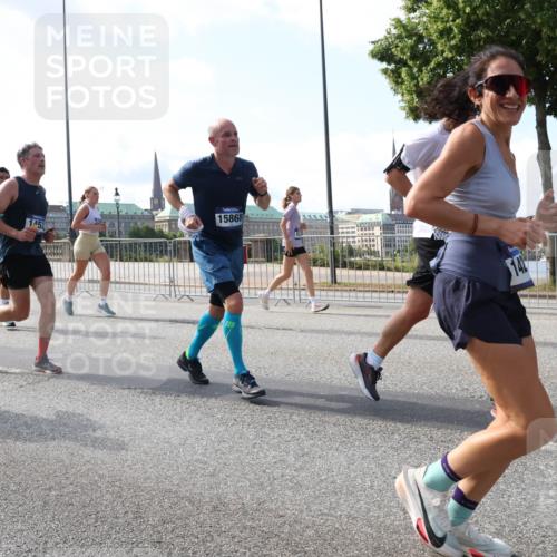 29.06.2025 - hella hamburg halbmarathon Lena Gebhardt http://msf.ph/oto/8239326 29.06.2025 09:56:20 Lombardsbrücke 1061, 1216, 1257, 1452, 1499, 1502, 1507, 1592, 1628, 1689, 1877, 2058, 2082, 2083, 2250, 2260, 2504, 2771, 2818, 2864, 2953, 2996, 3060, 3256, 3296, 3543, 4065, 4077, 4346, 4404, 4557, 4711, 4833, 5116, 5482, 5600, 5607, 5978, 6115, 6134, 6168, 6286, 6511, 6512, 7056, 7100, 7178, 7224, 7332, 7383, 7475, 7583, 7943, 8335, 8361, 8514, 8968, 8989, 8996, 9246, 9537, 10596 meine-sportfotos.de