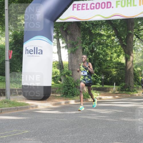 29.06.2025 - hella hamburg halbmarathon KatJ http://msf.ph/oto/8239335 29.06.2025 09:56:18 Zwischen KM18-KM19 8 meine-sportfotos.de