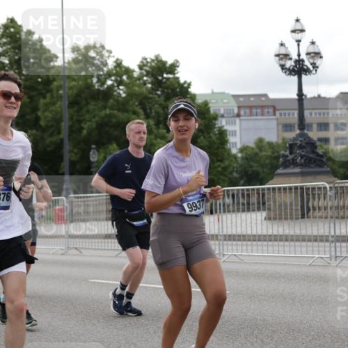 29.06.2025 - hella hamburg halbmarathon Jannik Wohlers http://msf.ph/oto/8239344 29.06.2025 10:29:24 Lombardsbrücke 1063, 1694, 2302, 2699, 4395, 4580, 5350, 8388, 8941, 9095, 9937, 11269, 11376, 11444, 11634, 12216, 12227, 12305, 13031, 13810, 15266, 17529, 18385 meine-sportfotos.de
