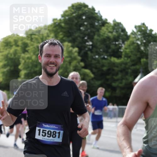 29.06.2025 - hella hamburg halbmarathon Jannik Wohlers http://msf.ph/oto/8239396 29.06.2025 09:54:04 Lombardsbrücke 1171, 1342, 1549, 1942, 2020, 2098, 2188, 2442, 2470, 2561, 2670, 2842, 2889, 3562, 4017, 4029, 4816, 5020, 5706, 6266, 6630, 6819, 7087, 7274, 7709, 8142, 8374, 8576, 8698, 9815, 10057, 10237, 11422, 12413, 12549, 12776, 13008, 13123, 13348, 13398, 13421, 13630, 13707, 13746, 14797, 14804, 14911, 15422, 15573, 15981, 16316, 16626, 17229, 17353, 17461, 17710, 17753, 17905, 18380, 18509, 18942, 19007, 19038, 19051, 19137 meine-sportfotos.de