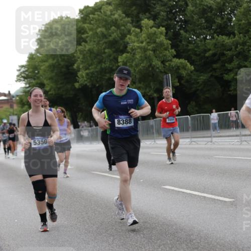 29.06.2025 - hella hamburg halbmarathon Jannik Wohlers http://msf.ph/oto/8239415 29.06.2025 10:29:25 Lombardsbrücke 1694, 2302, 2699, 4395, 4580, 5350, 8388, 8941, 9095, 9937, 11269, 11376, 11444, 11634, 12216, 12227, 12305, 12537, 13031, 13810, 15266, 17529, 18385 meine-sportfotos.de