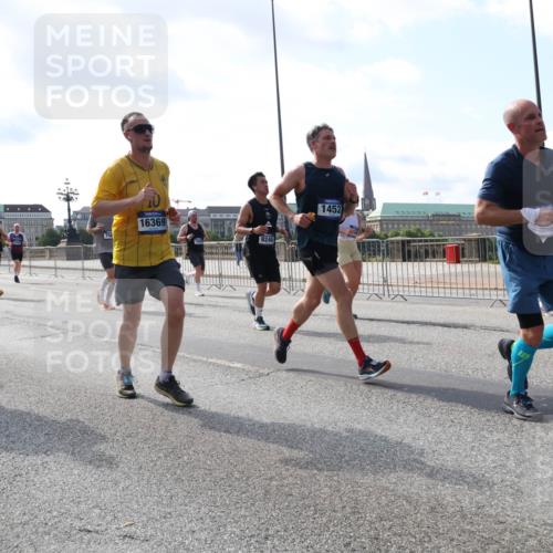 29.06.2025 - hella hamburg halbmarathon Lena Gebhardt http://msf.ph/oto/8239418 29.06.2025 09:56:20 Lombardsbrücke 1061, 1216, 1257, 1452, 1499, 1502, 1507, 1592, 1628, 1689, 1877, 2058, 2082, 2083, 2250, 2260, 2504, 2771, 2818, 2864, 2953, 2996, 3060, 3256, 3296, 3543, 4065, 4077, 4346, 4404, 4557, 4711, 4833, 5116, 5482, 5600, 5607, 5978, 6115, 6134, 6168, 6286, 6511, 6512, 7056, 7100, 7178, 7224, 7332, 7383, 7475, 7583, 7943, 8335, 8361, 8514, 8968, 8989, 8996, 9246, 9537, 10596 meine-sportfotos.de