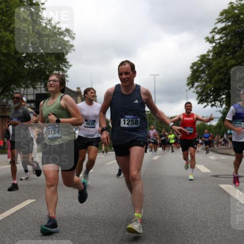 29.06.2025 - hella hamburg halbmarathon Yannick Fuchs http://msf.ph/oto/8239456 29.06.2025 10:47:17 20KM 1061, 1258, 1499, 1706, 1783, 2074, 2082, 2099, 2346, 2910, 3059, 3208, 3209, 3334, 4065, 4419, 4635, 4770, 5077, 5907, 6198, 6628, 6877, 7177, 7509, 7864, 8273, 8361, 8390, 8651, 9065, 9142, 9163, 9537, 10549, 10724, 10891, 10895, 11588, 11589, 11604, 11689, 11992, 12155, 12413, 12490, 12875, 12910, 13289, 13997, 14323, 15061, 15126, 15179, 15430, 15497, 15681, 16467, 16538, 16986, 18134, 18590, 18720, 18901, 19244 meine-sportfotos.de