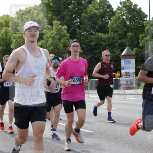 29.06.2025 - hella hamburg halbmarathon Jannik Wohlers http://msf.ph/oto/8239483 29.06.2025 09:54:05 Lombardsbrücke 1171, 1342, 1549, 1942, 2020, 2098, 2442, 2470, 2561, 2670, 2842, 2889, 3562, 4017, 4029, 4816, 5020, 5706, 6266, 6630, 6819, 7087, 7274, 7709, 8142, 8374, 8576, 8698, 9815, 10057, 10237, 11422, 12367, 12413, 12549, 12776, 13008, 13123, 13348, 13398, 13421, 13630, 13707, 13746, 14797, 14804, 14911, 15573, 15981, 16626, 17353, 17461, 17753, 17905, 18380, 18509, 18942, 19007, 19038, 19051, 19137 meine-sportfotos.de