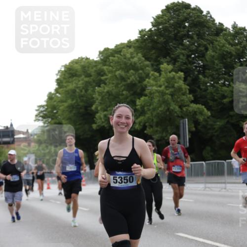 29.06.2025 - hella hamburg halbmarathon Jannik Wohlers http://msf.ph/oto/8239488 29.06.2025 10:29:26 Lombardsbrücke 1097, 1694, 2302, 2699, 3613, 4395, 4580, 5063, 5350, 8388, 8941, 9095, 9937, 11269, 11376, 11444, 11634, 12216, 12227, 12305, 12537, 13031, 13810, 15266, 17529, 18385 meine-sportfotos.de