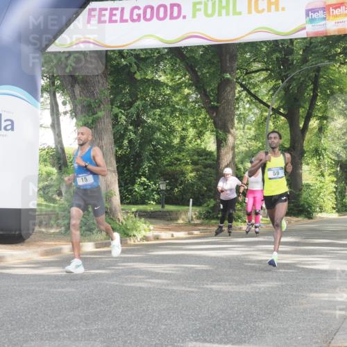 29.06.2025 - hella hamburg halbmarathon KatJ http://msf.ph/oto/8239507 29.06.2025 09:56:26 Zwischen KM18-KM19 8, 59 meine-sportfotos.de