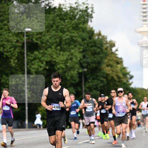 29.06.2025 - hella hamburg halbmarathon Dr. Thomas Lammeyer http://msf.ph/oto/8239548 29.06.2025 09:50:53 Kennedybrücke 1002, 1217, 2121, 2228, 2404, 2563, 2774, 3783, 4246, 4740, 5961, 6915, 7972, 8366, 8395, 9171, 10771, 11055 meine-sportfotos.de