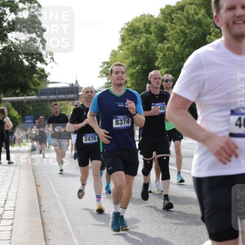 29.06.2025 - hella hamburg halbmarathon Jannik Wohlers http://msf.ph/oto/8239567 29.06.2025 09:54:07 Lombardsbrücke 1171, 1342, 1549, 1817, 1942, 2020, 2442, 2470, 2561, 2670, 2889, 3562, 4017, 4816, 5020, 5706, 6266, 6630, 6819, 7087, 7274, 7709, 8142, 8374, 8576, 8698, 8916, 9815, 9924, 10057, 10237, 11422, 12367, 12413, 12776, 13008, 13123, 13348, 13398, 13421, 13630, 13746, 14248, 14797, 14804, 14911, 15573, 15981, 16626, 16834, 17353, 17461, 17753, 17865, 17905, 18380, 18509, 18942, 19007, 19038, 19051, 19137 meine-sportfotos.de