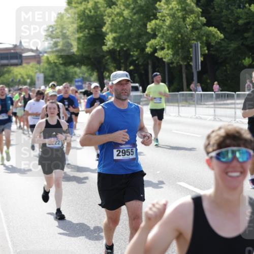 29.06.2025 - hella hamburg halbmarathon Jannik Wohlers http://msf.ph/oto/8239645 29.06.2025 09:54:22 Lombardsbrücke 1817, 1942, 2222, 2367, 2442, 2592, 2596, 2670, 2955, 3208, 3209, 4832, 5447, 5884, 6290, 6723, 6978, 7087, 7335, 7908, 8117, 8482, 8657, 8916, 8981, 9038, 9051, 9661, 9710, 9924, 11125, 11518, 11519, 11688, 12094, 12269, 12367, 12670, 13008, 13147, 13421, 13630, 13698, 13726, 13919, 14248, 14361, 15478, 15479, 15684, 16834, 16907, 17353, 17753, 17865, 18370, 18801, 18915, 18923, 18942, 19007 meine-sportfotos.de