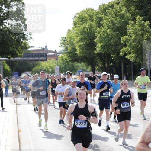 29.06.2025 - hella hamburg halbmarathon Jannik Wohlers http://msf.ph/oto/8239702 29.06.2025 09:54:22 Lombardsbrücke 1817, 1942, 2222, 2367, 2442, 2592, 2596, 2670, 2955, 3208, 3209, 4832, 5447, 5884, 6290, 6723, 6978, 7087, 7335, 7908, 8117, 8482, 8657, 8916, 8981, 9038, 9051, 9661, 9710, 9924, 11125, 11518, 11519, 11688, 12094, 12269, 12367, 12670, 13008, 13147, 13421, 13630, 13698, 13726, 13919, 14248, 14361, 15478, 15479, 15684, 16834, 16907, 17353, 17753, 17865, 18370, 18801, 18915, 18923, 18942, 19007 meine-sportfotos.de