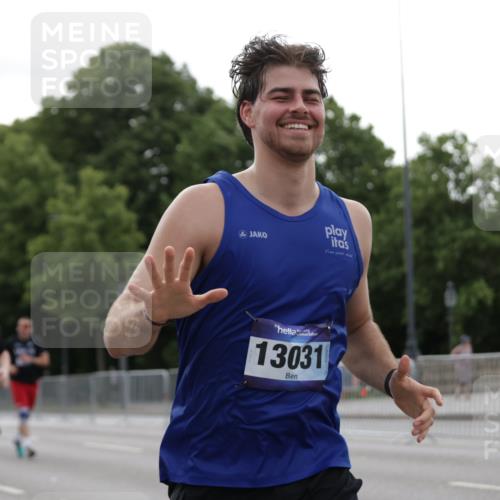29.06.2025 - hella hamburg halbmarathon Jannik Wohlers http://msf.ph/oto/8239785 29.06.2025 10:29:30 Lombardsbrücke 1097, 1694, 2302, 2699, 3613, 4580, 5063, 5322, 5350, 8388, 8792, 8941, 9095, 9937, 10162, 11376, 11444, 12227, 12305, 12537, 13031, 13810, 15266, 16769, 17529, 18385 meine-sportfotos.de