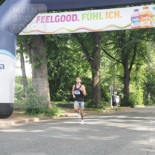 29.06.2025 - hella hamburg halbmarathon KatJ http://msf.ph/oto/8239815 29.06.2025 09:56:37 Zwischen KM18-KM19  meine-sportfotos.de