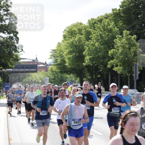 29.06.2025 - hella hamburg halbmarathon Jannik Wohlers http://msf.ph/oto/8239933 29.06.2025 09:54:23 Lombardsbrücke 1817, 1942, 2222, 2367, 2592, 2596, 2670, 2955, 3208, 3209, 4832, 5447, 5884, 6290, 6389, 6723, 6978, 7087, 7335, 7908, 8117, 8482, 8657, 8916, 8981, 9038, 9051, 9093, 9661, 9710, 9924, 11125, 11518, 11519, 11688, 12094, 12269, 12367, 12670, 13008, 13147, 13421, 13698, 13726, 13919, 14248, 14361, 14814, 15478, 15479, 15684, 16110, 16834, 16907, 17353, 17865, 18118, 18190, 18370, 18801, 18915, 18923, 19007 meine-sportfotos.de