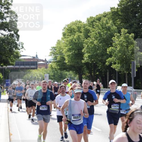 29.06.2025 - hella hamburg halbmarathon Jannik Wohlers http://msf.ph/oto/8239941 29.06.2025 09:54:23 Lombardsbrücke 1817, 1942, 2222, 2367, 2592, 2596, 2670, 2955, 3208, 3209, 4832, 5447, 5884, 6290, 6389, 6723, 6978, 7087, 7335, 7908, 8117, 8482, 8657, 8916, 8981, 9038, 9051, 9093, 9661, 9710, 9924, 11125, 11518, 11519, 11688, 12094, 12269, 12367, 12670, 13008, 13147, 13421, 13698, 13726, 13919, 14248, 14361, 14814, 15478, 15479, 15684, 16110, 16834, 16907, 17353, 17865, 18118, 18190, 18370, 18801, 18915, 18923, 19007 meine-sportfotos.de