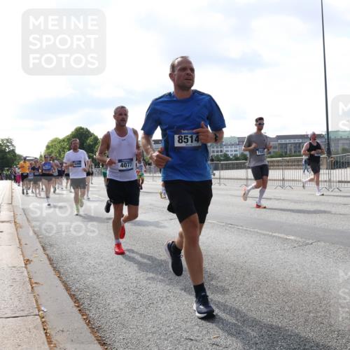 29.06.2025 - hella hamburg halbmarathon Lena Gebhardt http://msf.ph/oto/8239955 29.06.2025 09:56:21 Lombardsbrücke 1061, 1216, 1257, 1452, 1499, 1502, 1507, 1592, 1628, 1689, 1877, 2058, 2082, 2083, 2250, 2260, 2504, 2771, 2818, 2864, 2953, 2996, 3060, 3256, 3296, 3543, 4065, 4077, 4346, 4404, 4557, 4711, 4833, 5116, 5482, 5600, 5607, 5978, 6115, 6134, 6168, 6286, 6511, 6512, 6561, 6562, 7100, 7178, 7224, 7332, 7383, 7475, 7583, 7943, 8335, 8361, 8514, 8968, 8989, 8996, 9246, 9537, 9597, 10596 meine-sportfotos.de