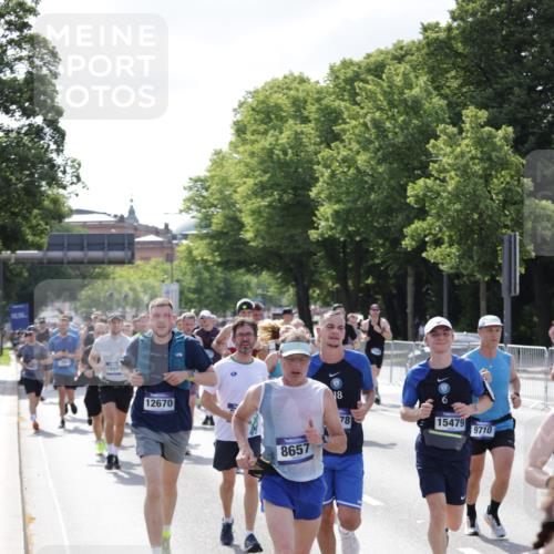 29.06.2025 - hella hamburg halbmarathon Jannik Wohlers http://msf.ph/oto/8239961 29.06.2025 09:54:24 Lombardsbrücke 1817, 1942, 2222, 2367, 2592, 2596, 2670, 2955, 3208, 3209, 4832, 5447, 5884, 6290, 6389, 6723, 6978, 7335, 7908, 8117, 8482, 8657, 8916, 8981, 9038, 9051, 9093, 9661, 9710, 9924, 11125, 11518, 11519, 11688, 12094, 12269, 12367, 12670, 13147, 13421, 13698, 13726, 13919, 14248, 14361, 14814, 15350, 15478, 15479, 15684, 16110, 16834, 16907, 17353, 17544, 17865, 18118, 18190, 18370, 18801, 18915, 18923 meine-sportfotos.de