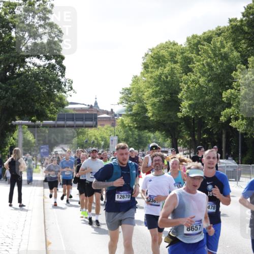 29.06.2025 - hella hamburg halbmarathon Jannik Wohlers http://msf.ph/oto/8239971 29.06.2025 09:54:24 Lombardsbrücke 1817, 1942, 2222, 2367, 2592, 2596, 2670, 2955, 3208, 3209, 4832, 5447, 5884, 6290, 6389, 6723, 6978, 7335, 7908, 8117, 8482, 8657, 8916, 8981, 9038, 9051, 9093, 9661, 9710, 9924, 11125, 11518, 11519, 11688, 12094, 12269, 12367, 12670, 13147, 13421, 13698, 13726, 13919, 14248, 14361, 14814, 15350, 15478, 15479, 15684, 16110, 16834, 16907, 17353, 17544, 17865, 18118, 18190, 18370, 18801, 18915, 18923 meine-sportfotos.de