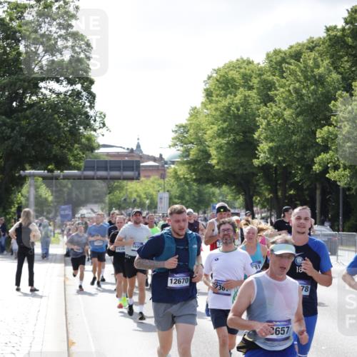 29.06.2025 - hella hamburg halbmarathon Jannik Wohlers http://msf.ph/oto/8239979 29.06.2025 09:54:24 Lombardsbrücke 1817, 1942, 2222, 2367, 2592, 2596, 2670, 2955, 3208, 3209, 4832, 5447, 5884, 6290, 6389, 6723, 6978, 7335, 7908, 8117, 8482, 8657, 8916, 8981, 9038, 9051, 9093, 9661, 9710, 9924, 11125, 11518, 11519, 11688, 12094, 12269, 12367, 12670, 13147, 13421, 13698, 13726, 13919, 14248, 14361, 14814, 15350, 15478, 15479, 15684, 16110, 16834, 16907, 17353, 17544, 17865, 18118, 18190, 18370, 18801, 18915, 18923 meine-sportfotos.de