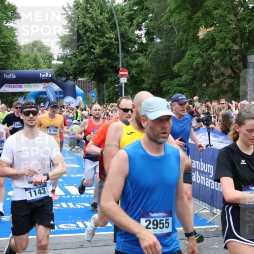 29.06.2025 - hella hamburg halbmarathon Zöllner http://msf.ph/oto/8239990 29.06.2025 10:55:49 Ziel 1143, 1179, 1834, 5021, 6569, 6924, 7221, 8255, 8618, 10212, 12483, 12858, 13474, 14365, 14909, 16401, 16434, 16786, 18125, 18190, 19047 meine-sportfotos.de