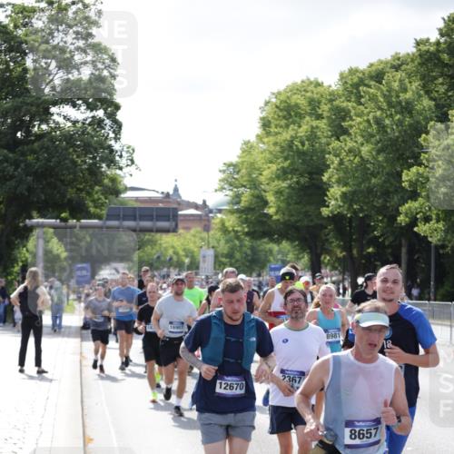 29.06.2025 - hella hamburg halbmarathon Jannik Wohlers http://msf.ph/oto/8240009 29.06.2025 09:54:24 Lombardsbrücke 1817, 1942, 2222, 2367, 2592, 2596, 2670, 2955, 3208, 3209, 4832, 5447, 5884, 6290, 6389, 6723, 6978, 7335, 7908, 8117, 8482, 8657, 8916, 8981, 9038, 9051, 9093, 9661, 9710, 9924, 11125, 11518, 11519, 11688, 12094, 12269, 12367, 12670, 13147, 13421, 13698, 13726, 13919, 14248, 14361, 14814, 15350, 15478, 15479, 15684, 16110, 16834, 16907, 17353, 17544, 17865, 18118, 18190, 18370, 18801, 18915, 18923 meine-sportfotos.de