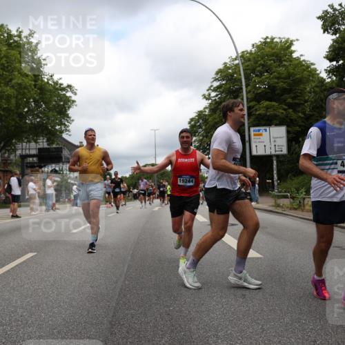 29.06.2025 - hella hamburg halbmarathon Yannick Fuchs http://msf.ph/oto/8240021 29.06.2025 10:47:19 20KM 1061, 1151, 1258, 1499, 1706, 1783, 2074, 2082, 2099, 2346, 2910, 3059, 3208, 3209, 3334, 4065, 4419, 4635, 4770, 5077, 6198, 6628, 6877, 7177, 7509, 7864, 8273, 8361, 8390, 8651, 9142, 9537, 10549, 10724, 10891, 10895, 11588, 11589, 11604, 11689, 11992, 12413, 12490, 12875, 12909, 12910, 13289, 13997, 14323, 15061, 15126, 15179, 15430, 15497, 15681, 16538, 16986, 18134, 18590, 18720, 18901, 19244 meine-sportfotos.de