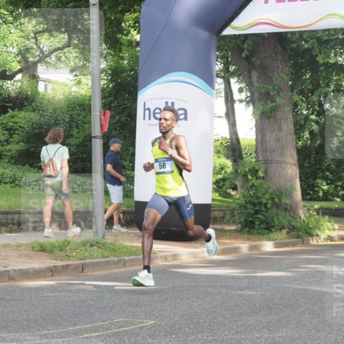29.06.2025 - hella hamburg halbmarathon KatJ http://msf.ph/oto/8240048 29.06.2025 09:56:53 Zwischen KM18-KM19  meine-sportfotos.de