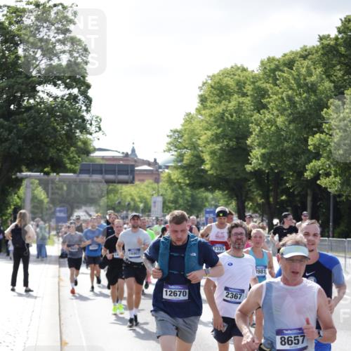 29.06.2025 - hella hamburg halbmarathon Jannik Wohlers http://msf.ph/oto/8240087 29.06.2025 09:54:24 Lombardsbrücke 1817, 1942, 2222, 2367, 2592, 2596, 2670, 2955, 3208, 3209, 4832, 5447, 5884, 6290, 6389, 6723, 6978, 7335, 7908, 8117, 8482, 8657, 8916, 8981, 9038, 9051, 9093, 9661, 9710, 9924, 11125, 11518, 11519, 11688, 12094, 12269, 12367, 12670, 13147, 13421, 13698, 13726, 13919, 14248, 14361, 14814, 15350, 15478, 15479, 15684, 16110, 16834, 16907, 17353, 17544, 17865, 18118, 18190, 18370, 18801, 18915, 18923 meine-sportfotos.de