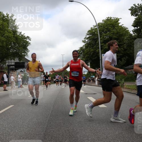 29.06.2025 - hella hamburg halbmarathon Yannick Fuchs http://msf.ph/oto/8240102 29.06.2025 10:47:19 20KM 1061, 1151, 1258, 1499, 1706, 1783, 2074, 2082, 2099, 2346, 2910, 3059, 3208, 3209, 3334, 4065, 4419, 4635, 4770, 5077, 6198, 6628, 6877, 7177, 7509, 7864, 8273, 8361, 8390, 8651, 9142, 9537, 10549, 10724, 10891, 10895, 11588, 11589, 11604, 11689, 11992, 12413, 12490, 12875, 12909, 12910, 13289, 13997, 14323, 15061, 15126, 15179, 15430, 15497, 15681, 16538, 16986, 18134, 18590, 18720, 18901, 19244 meine-sportfotos.de