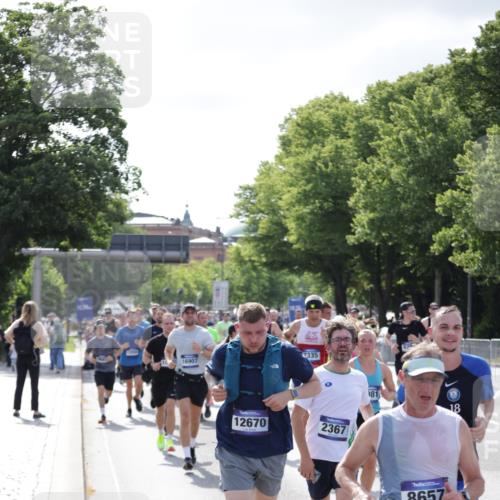29.06.2025 - hella hamburg halbmarathon Jannik Wohlers http://msf.ph/oto/8240109 29.06.2025 09:54:24 Lombardsbrücke 1817, 1942, 2222, 2367, 2592, 2596, 2670, 2955, 3208, 3209, 4832, 5447, 5884, 6290, 6389, 6723, 6978, 7335, 7908, 8117, 8482, 8657, 8916, 8981, 9038, 9051, 9093, 9661, 9710, 9924, 11125, 11518, 11519, 11688, 12094, 12269, 12367, 12670, 13147, 13421, 13698, 13726, 13919, 14248, 14361, 14814, 15350, 15478, 15479, 15684, 16110, 16834, 16907, 17353, 17544, 17865, 18118, 18190, 18370, 18801, 18915, 18923 meine-sportfotos.de